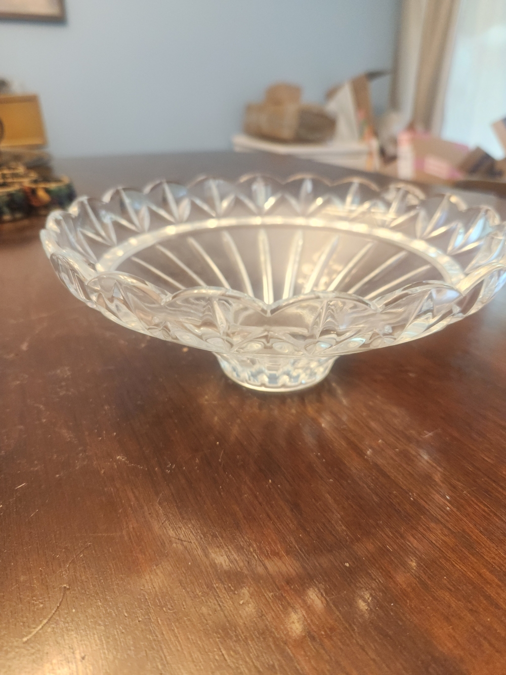 Source Unknown Clear Glass Scalloped Serving Bowl